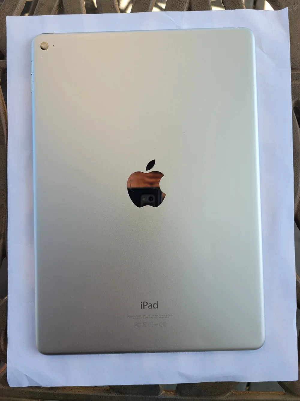 Apple iPad Air 2 White Tablet with Silver Back Side ***AJ***